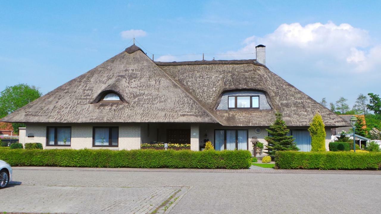 Ferien Im Reetdachhaus *